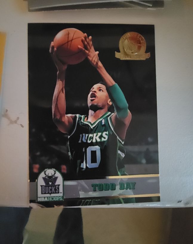 1993-94 NBA Hoops 5th Anniversary Gold #122 Todd Day — front
