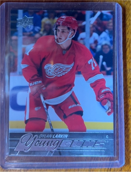 2015-16 Upper Deck #228 Dylan Larkin Young Guns — front