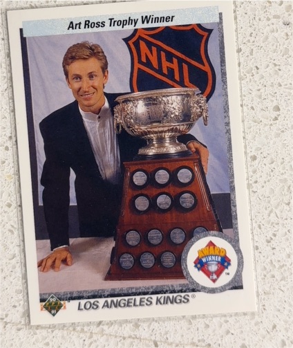 1990-91 Upper Deck #205 Wayne Gretzky — front