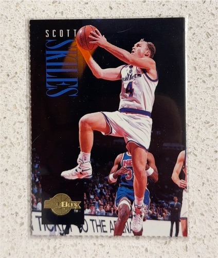 1994-95 SkyBox Premium #4 Scott Skiles — front