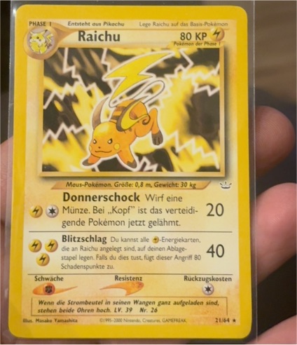 2001 Pokémon Neo Revelation #21 Raichu — front