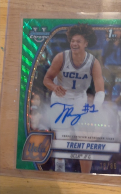 2024-25 Bowman Chrome University #67 Trent Perry Green Shimmer Auto — front