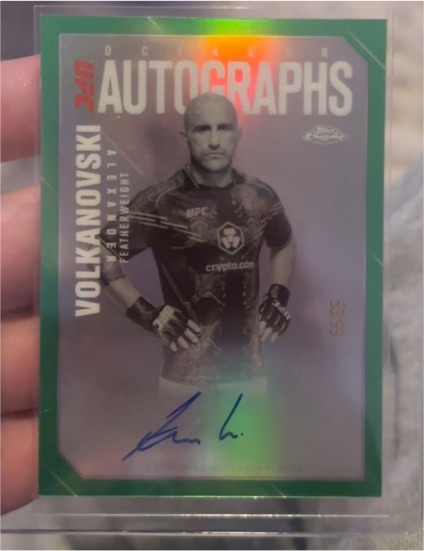 2025 Topps Chrome UFC #OLA-AV Alexander Volkanovski — front