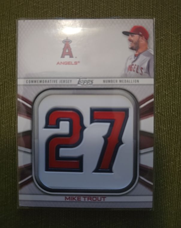 2022 Topps Series 1 #27 Mike Trout Commemorative Jersey Number Medallion — front