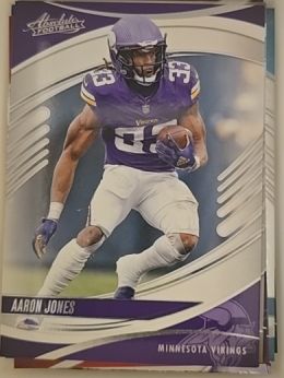 2025 Panini Absolute #40 Aaron Jones — front