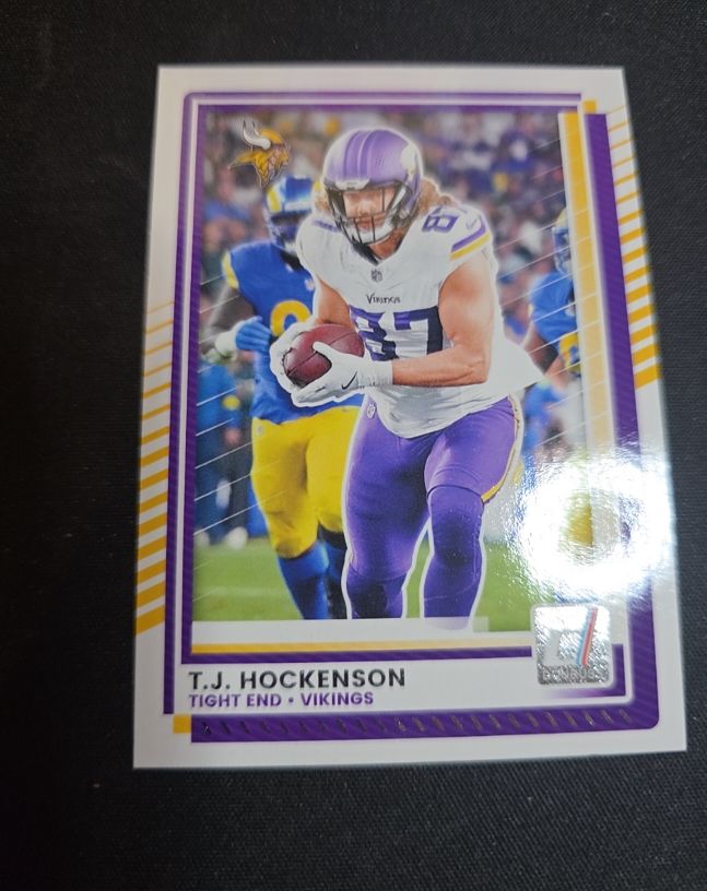 2025 Panini Donruss #215 T.J. Hockenson — front