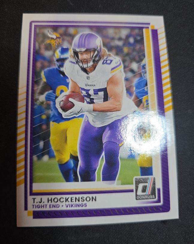 2025 Donruss #215 T.J. Hockenson — front