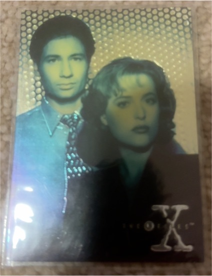 1995 Topps The X-Files Season 1 #X1 Agents Mulder and Scully Chromium — front
