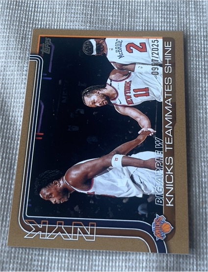 2025-26 Topps #274 Big Apple W: Knicks Teammates Shine — front