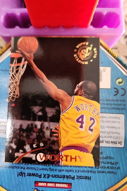1994-95 Topps Stadium Club #146 James Worthy — front