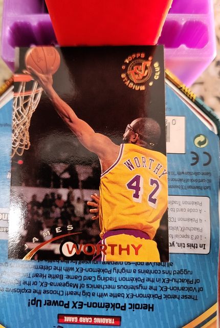 1994-95 Topps Stadium Club #146 James Worthy — front