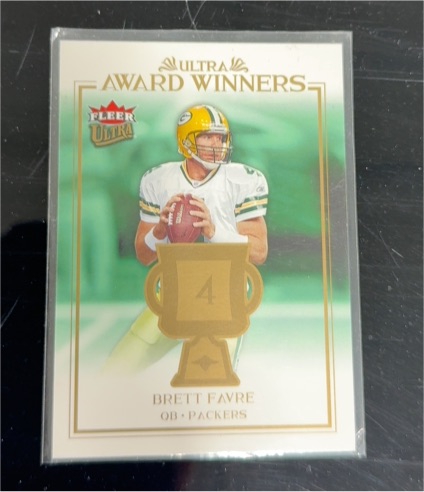 2006 Fleer Ultra Award Winners #UAA-BF Brett Favre — front