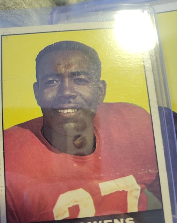 1961 Topps Football #61 R.C. Owens — front