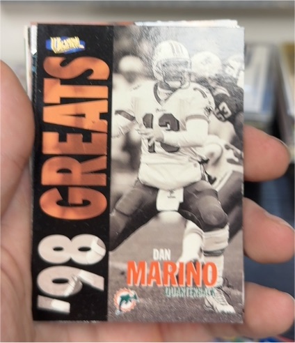 1998 Fleer Ultra '98 Greats #367 Dan Marino — front