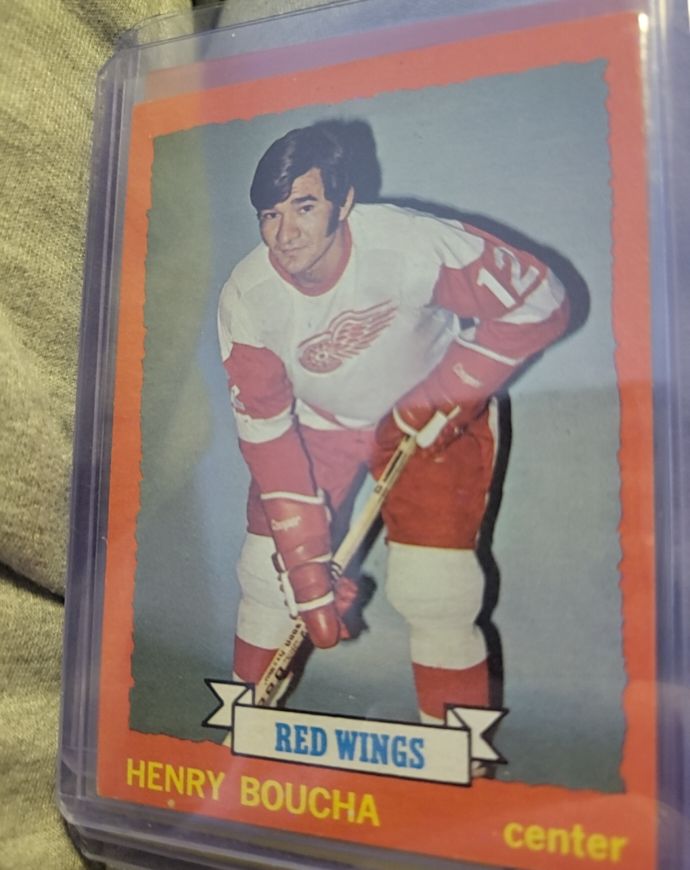 1973-74 Topps #33 Henry Boucha — front
