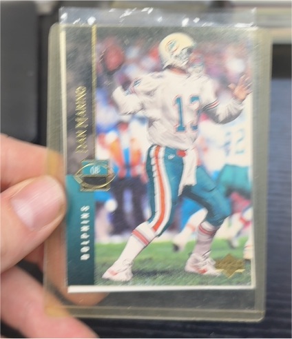 1995 Upper Deck #1 Dan Marino — front