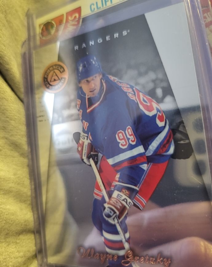 1997-98 Pinnacle Certified #100 Wayne Gretzky — front