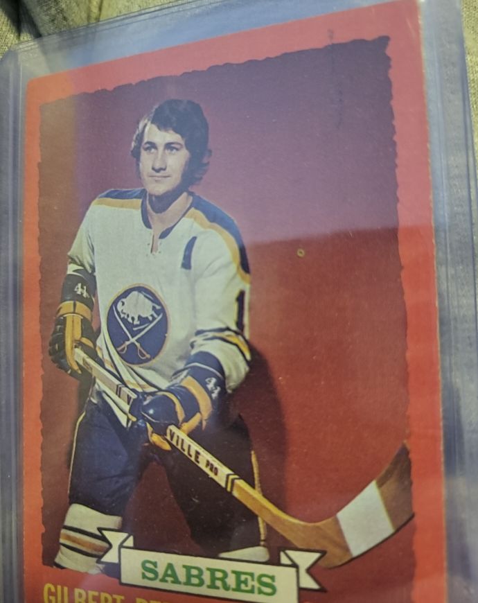 1973-74 Topps #70 Gilbert Perreault — front