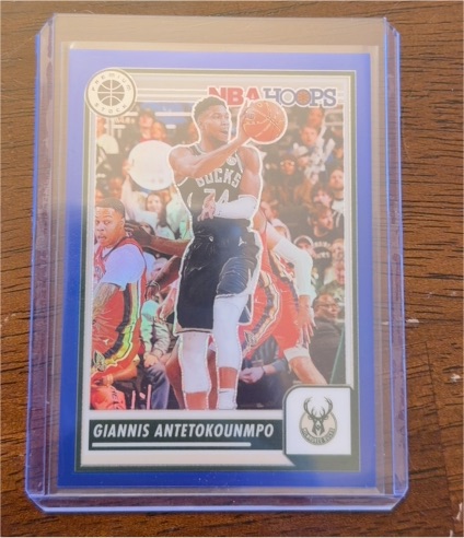 2023-24 Panini NBA Hoops Premium Stock #23 Giannis Antetokounmpo — front
