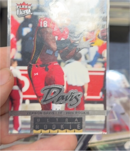 2006 Fleer Ultra #263 Vernon Davis Rookie — front
