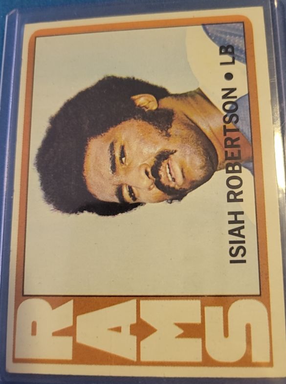 1972 Topps #215 Isiah Robertson — front