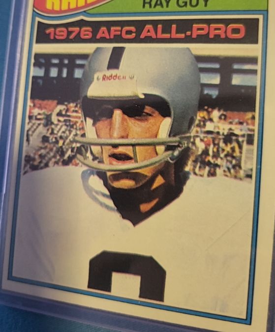 1977 Topps #320 Ray Guy — front