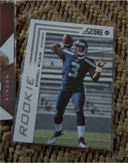2012 Panini Score #372 Russell Wilson Rookie Card — front