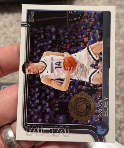 2025-26 Topps #186 Zach Edey — front