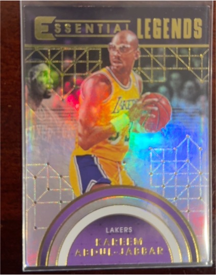 2017-18 Panini Essentials Essential Legends #EL-29 Kareem Abdul-Jabbar — front