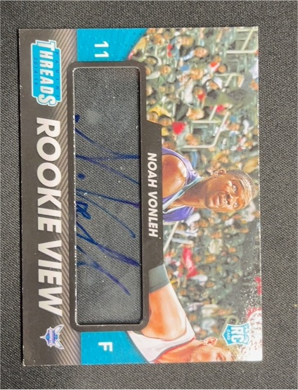 2014-15 Panini Threads Rookie View Autographs #11 Noah Vonleh — front
