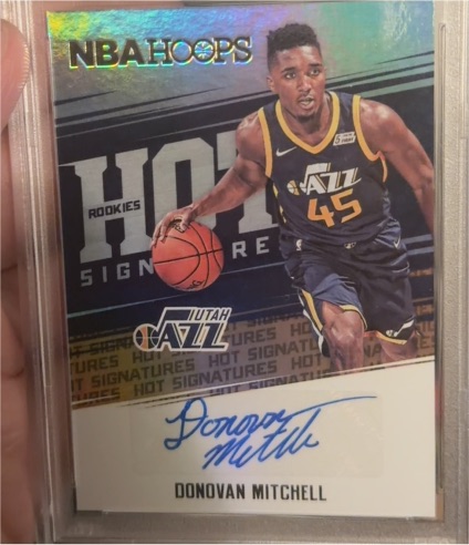2017-18 Panini NBA Hoops Hot Signatures Rookies #HSR-DM Donovan Mitchell — front