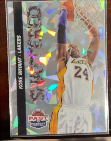 2012-13 Panini Past & Present #27 Kobe Bryant — front