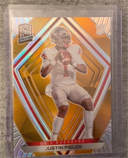 2021 Panini Chronicles Draft Picks Spectra #280 Justin Fields — front