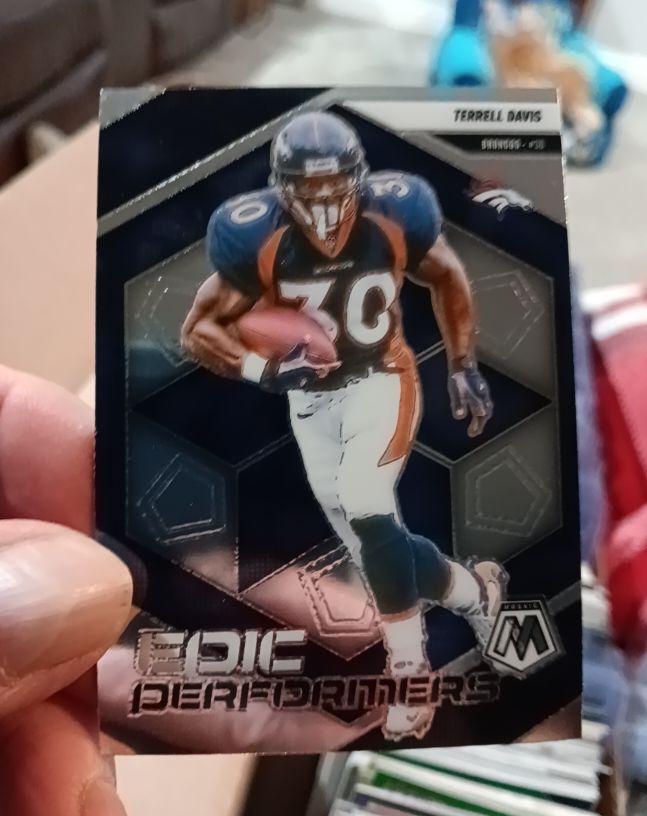 2025 Panini Mosaic #17 Terrell Davis Epic Performers — front