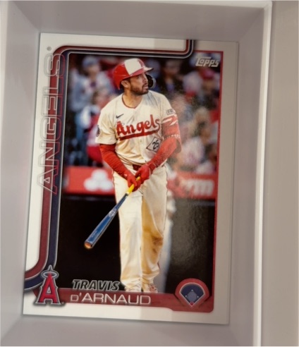 2025 Topps Update #US33 Travis d'Arnaud — front