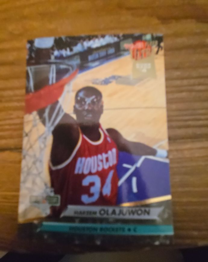 1992-93 Fleer Ultra #204 Hakeem Olajuwon — front