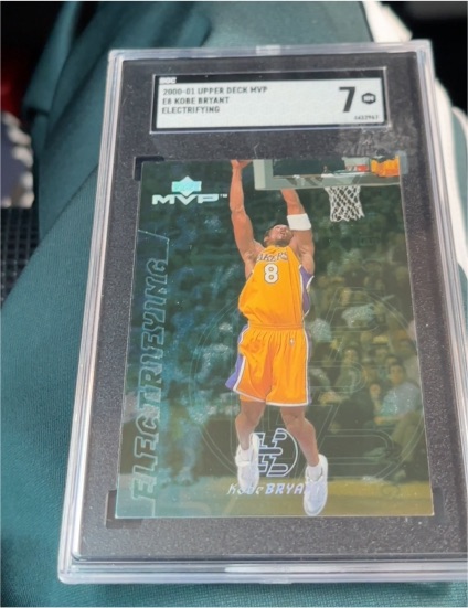 2000-01 Upper Deck MVP Electrifying #E8 Kobe Bryant — front