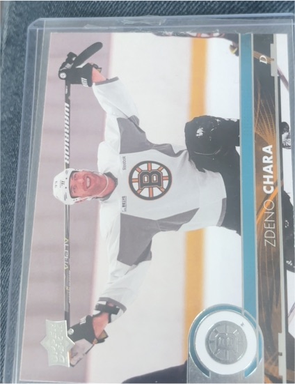 2017-18 Upper Deck #18 Zdeno Chara — front