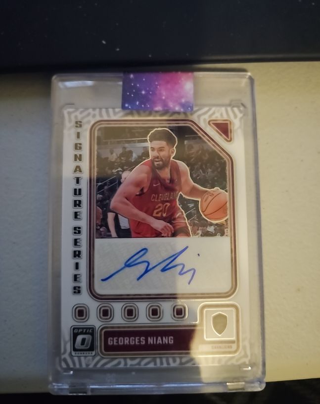2023-24 Panini Donruss Optic Signature Series #SS-NIA Georges Niang — front