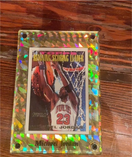 1993-94 Topps #384 Michael Jordan Reigning Scoring Leader — front