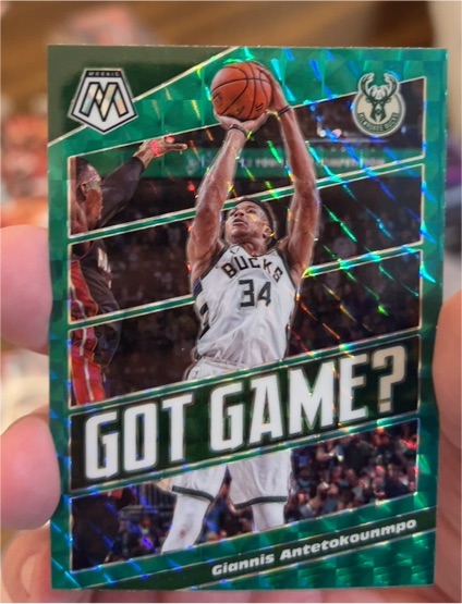 2019-20 Panini Mosaic #25 Giannis Antetokounmpo Got Game? Green Mosaic Prizm — front