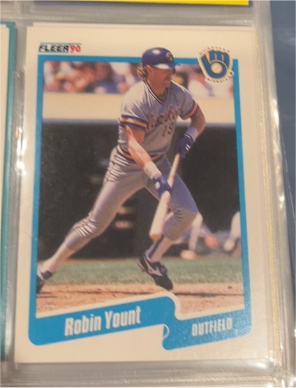 1990 Fleer #340 Robin Yount — front