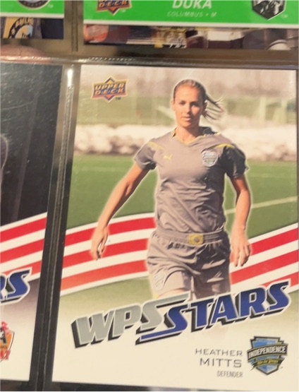2010 Upper Deck #196 Heather Mitts — front