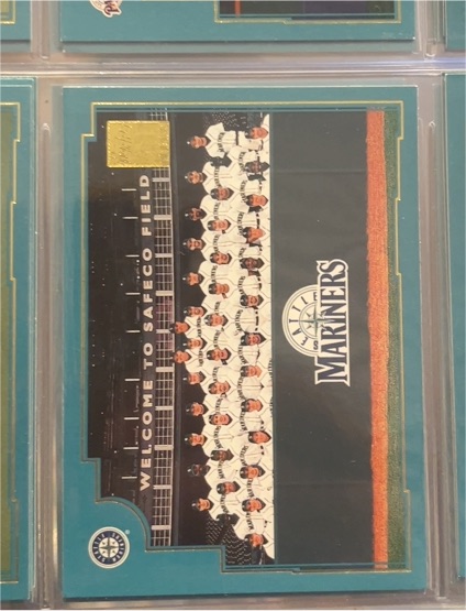 2001 Topps #777 Seattle Mariners Team Card — front