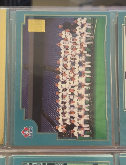 2001 Topps #781 Toronto Blue Jays Team Photo — front