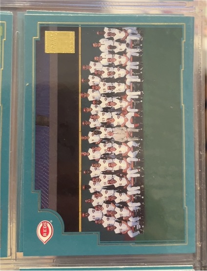 2001 Topps 50TH Anniversary Cincinnati Reds #759 2000 Team Photo Card — front