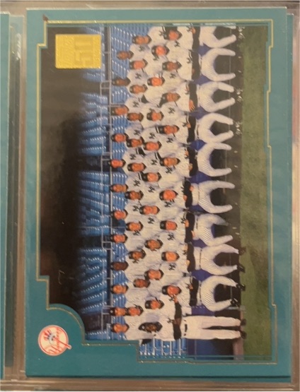 2001 Topps #771 New York Yankees Team Card — front