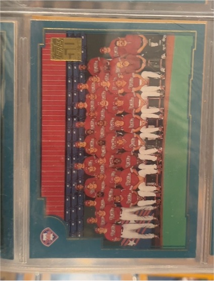 2001 Topps #773 Philadelphia Phillies Team — front