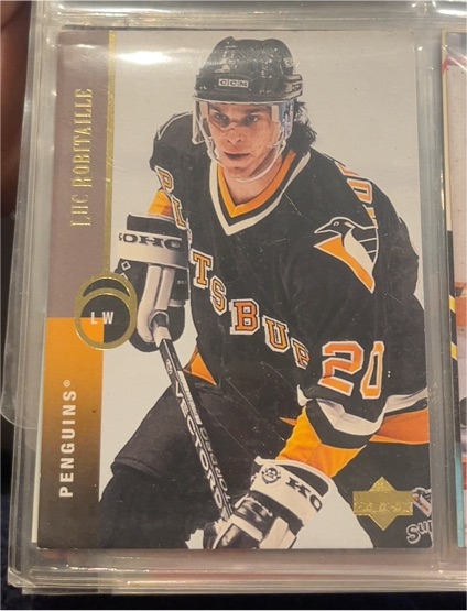 1994-95 Upper Deck #194 Luc Robitaille — front