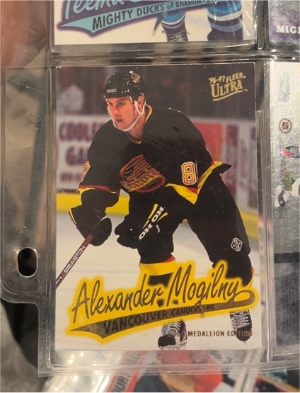 1996-97 Fleer Ultra #8 Alexander Mogilny — front